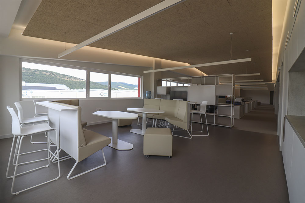 IMPLANTACIÓN DE NUEVAS OFICINAS C/BADOSTAIN, 9 DEL POL. IND. ARETA DE HUARTE (IT-PHARMA)