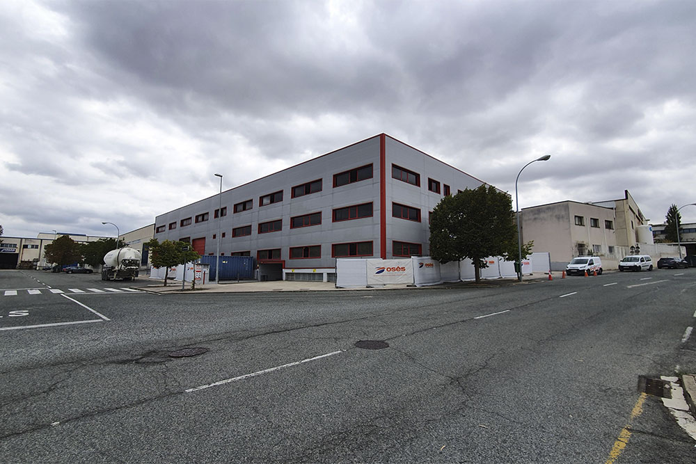IMPLANTACIÓN DE NUEVAS OFICINAS C/BADOSTAIN, 9 DEL POL. IND. ARETA DE HUARTE (IT-PHARMA)