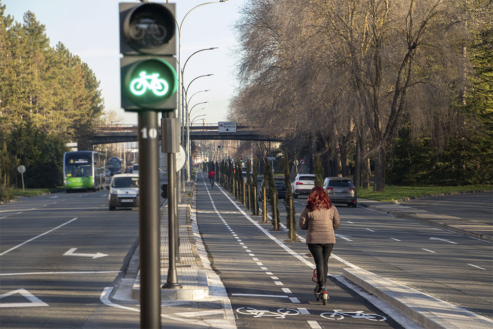 CONSTRUCCIÓN DE VÍA CICLISTA EN LA CALLE MADRID DE VITORIA-GASTEIZ