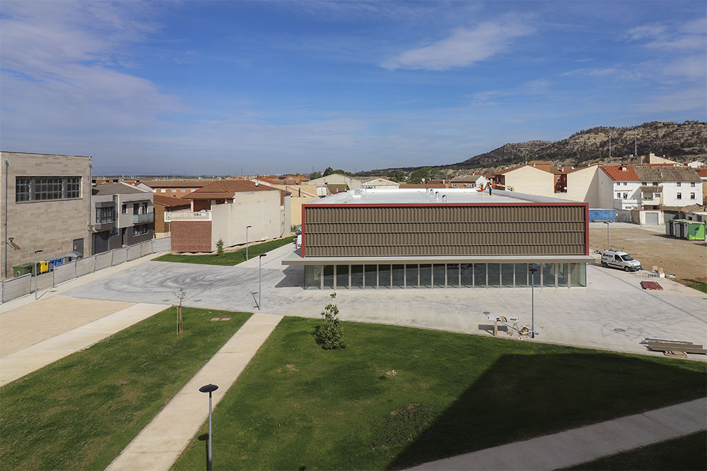 CONTRATO DE OBRAS DE CONSTRUCCIÓN DE PABELLON MULTIUSOS Y URBANIZACIÓN DE LA UNIDAD DE EJECUCIÓN NÚMERO 22 DE VALTIERRA (NAVARRA)