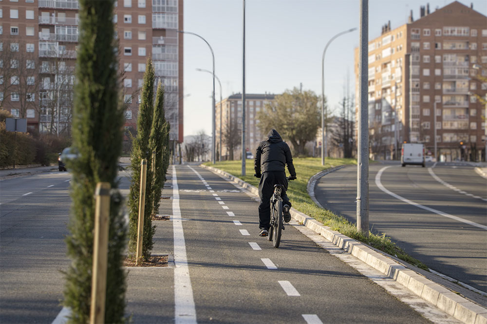 CONSTRUCCIÓN DE VÍA CICLISTA EN LA CALLE MADRID DE VITORIA-GASTEIZ