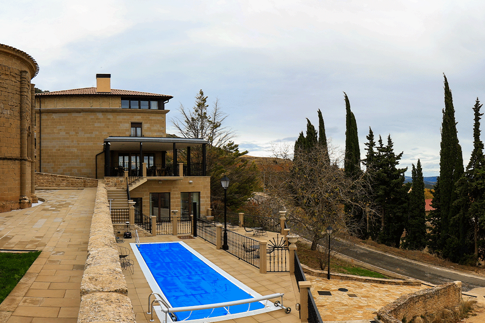 VILLAMAYOR DE MONJARDIN AMPLIACIÓN DEL HOTEL