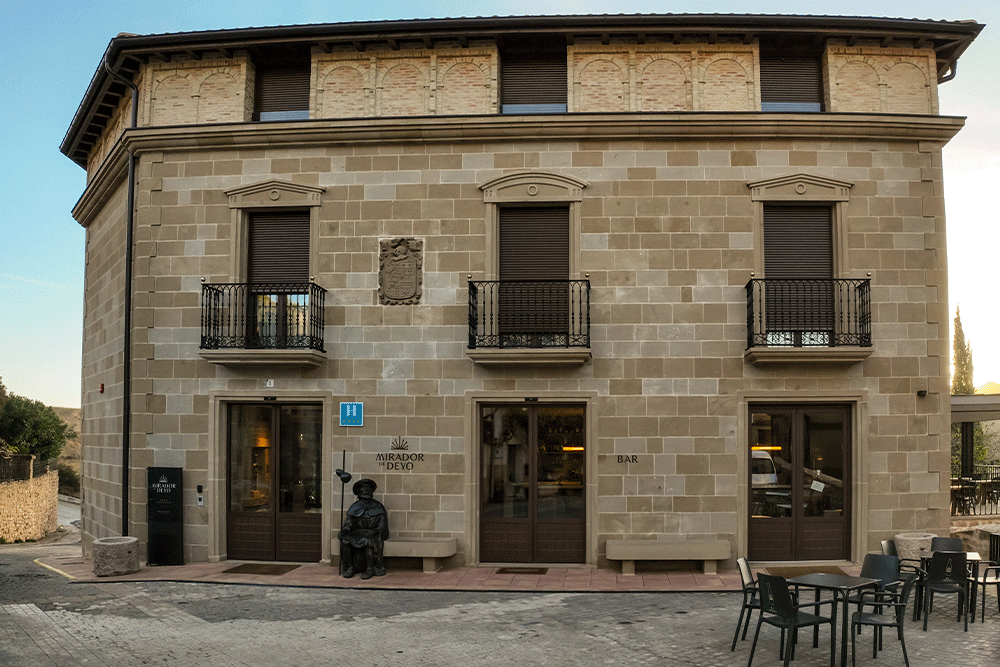VILLAMAYOR DE MONJARDIN AMPLIACIÓN DEL HOTEL